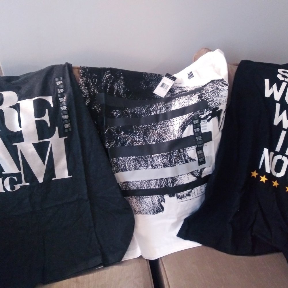 New !! Trio Set Sean John T-Shirts - Must Go!!